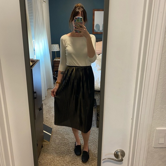 Silence+Noise Gold Pleated Skirt - Picture 2 of 5